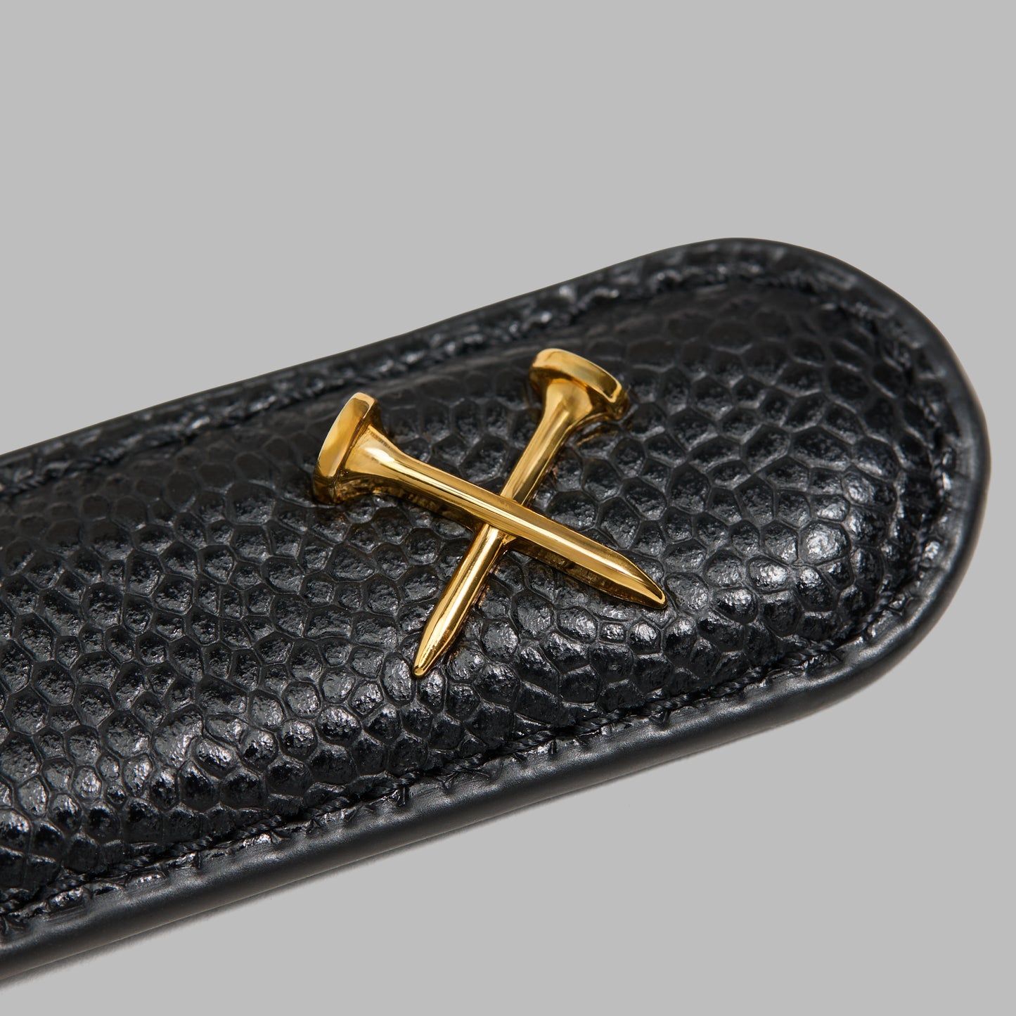 METAL TEES PEBBLE LEATHER BELT | G/FORE On sale